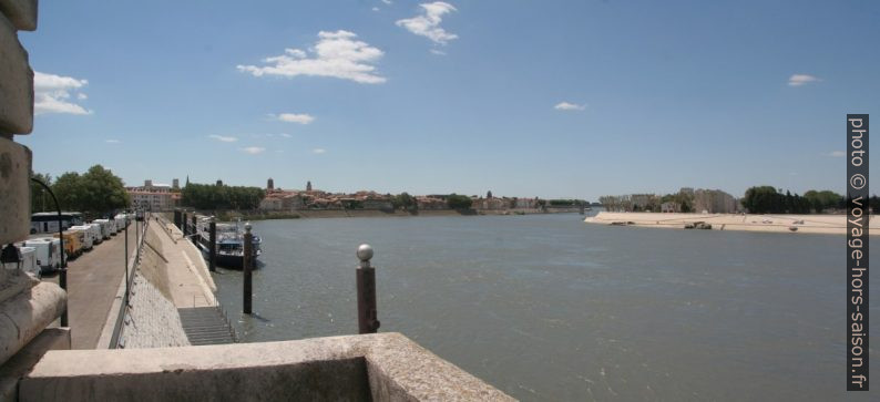 Embarcadère pour croisières sur le Rhône. Photo © André M. Winter