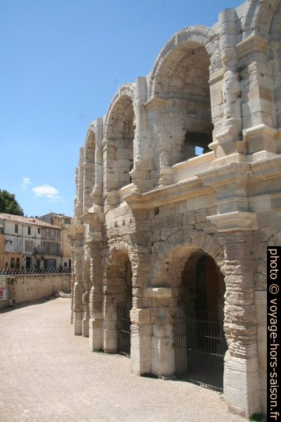 Les Arènes d'Arles. Photo © Alex Medwedeff