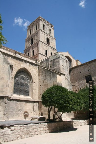 Clocher de l'église Saint-Trophime. Photo © André M. Winter