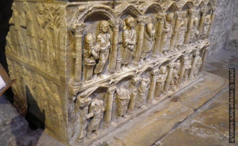 Sarcophage paléochrétien à deux registres de la cathédrale Saint-Trophime. Photo © André M. Winter