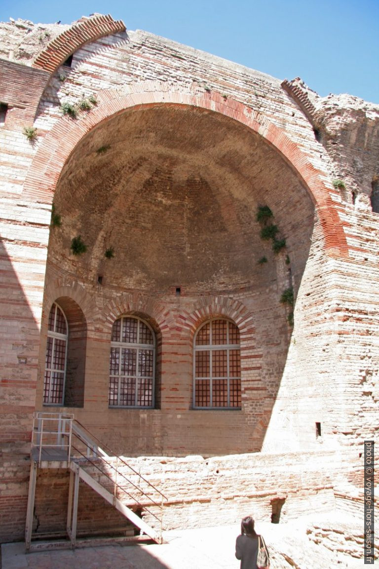 La voûte du caldarium des thermes de Constantin. Photo © André M. Winter
