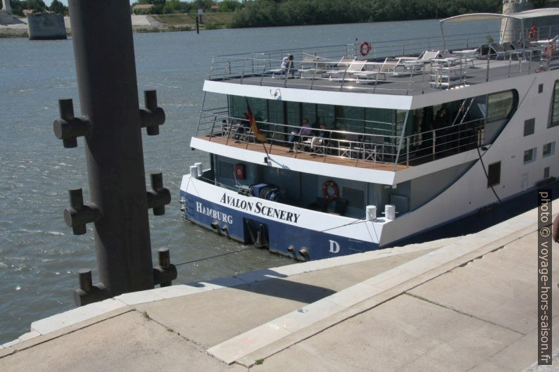 Navire de croisière fluviale Avalon Scenery à Arles. Photo © André M. Winter