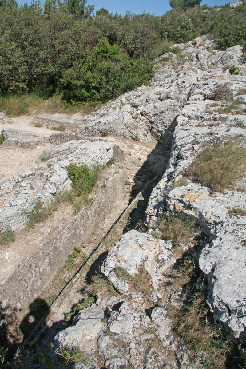 Aqueduc de Barbegal pour alimenter Arles. Photo © André M. Winter