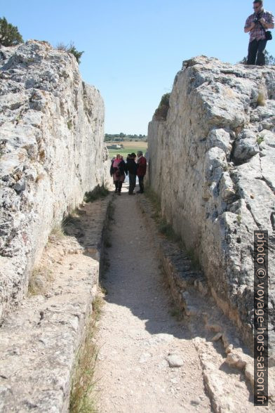 Saignée de l'aqueduc de Barbegal. Photo © André M. Winter