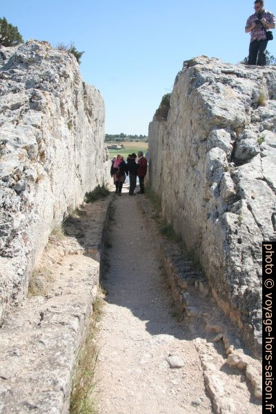 Saignée de l'aqueduc de Barbegal. Photo © André M. Winter