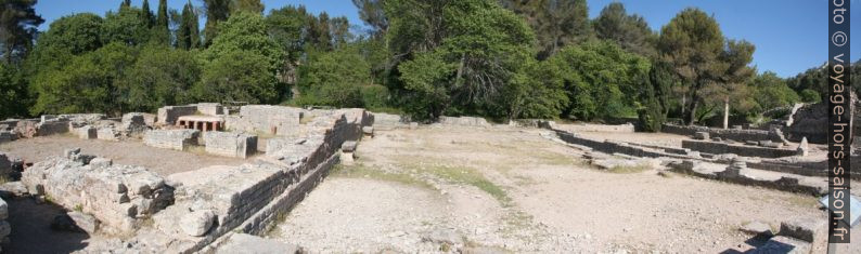 Les thermes de Glanum. Photo © André M. Winter