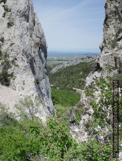 Grimpeurs dans les Dentelles Sarrasines. Photo © André M. Winter