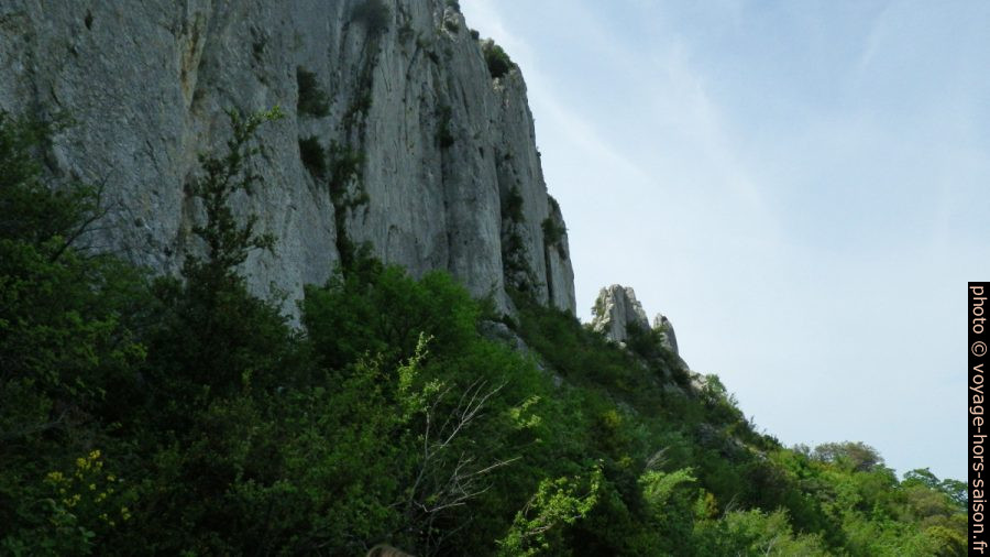 Col dans les Dentelles Sarrasines entre les côtes 627 et 618. Photo © André M. Winter