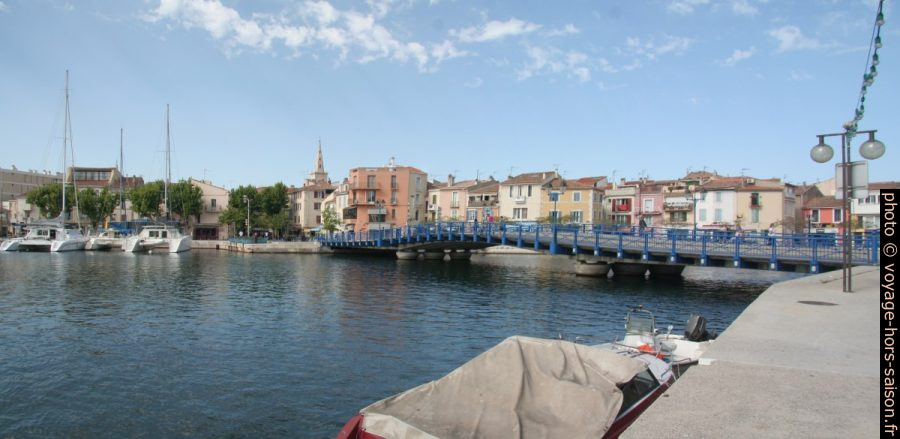 Pont ouest sur le Canal Baussengue entre le Quai Kléber et le Quai des Girondins. Photo © André M. Winter