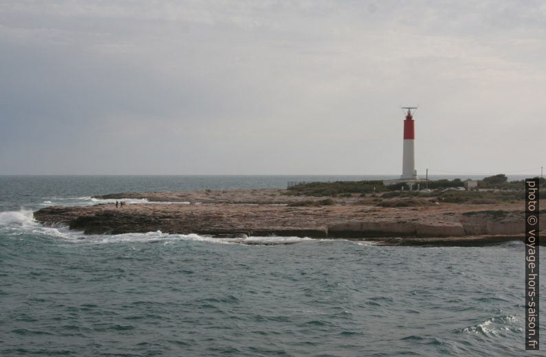 Nouveau Phare de Cap Couronne. Photo © André M. Winter