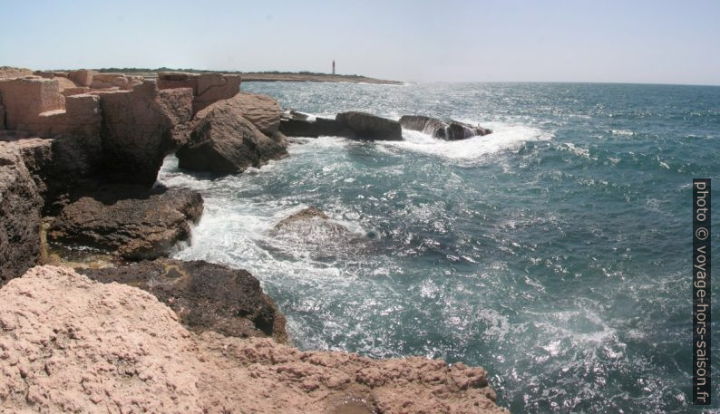 Nouveau Phare de Cap Couronne. Photo © André M. Winter