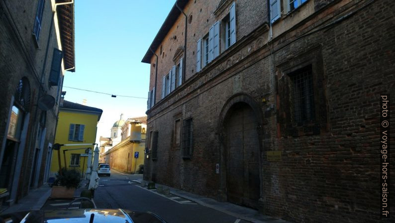 Ruelle Via Giordano Bruno sombre. Photo © André M. Winter