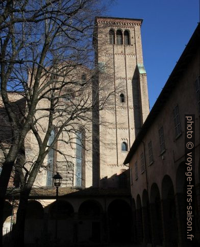 Clocher de la Basilique Saint François de Piacenza. Photo © Alex Medwedeff