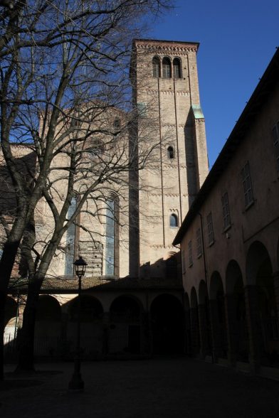 Clocher de la Basilique Saint François de Piacenza. Photo © Alex Medwedeff