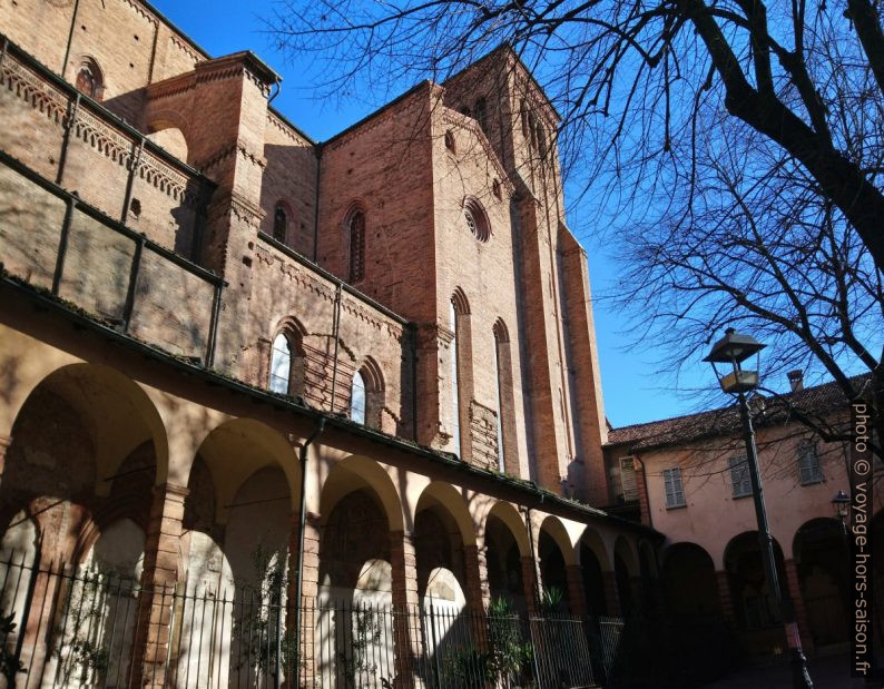 Façade sud de la Basilique Saint François de Piacenza. Photo © André M. Winter