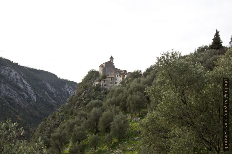 Vue sur Peillon. Photo © André M. Winter