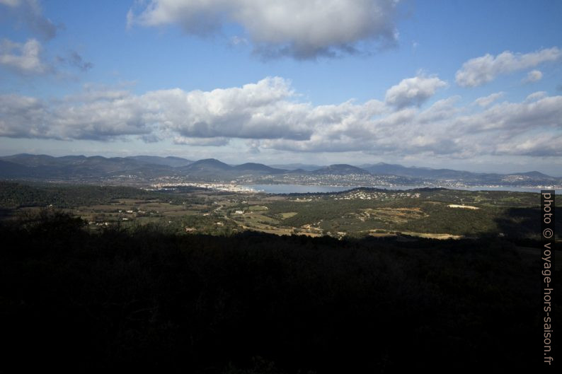 Vue sur le Golfe de Saint Tropez. Photo © André M. Winter