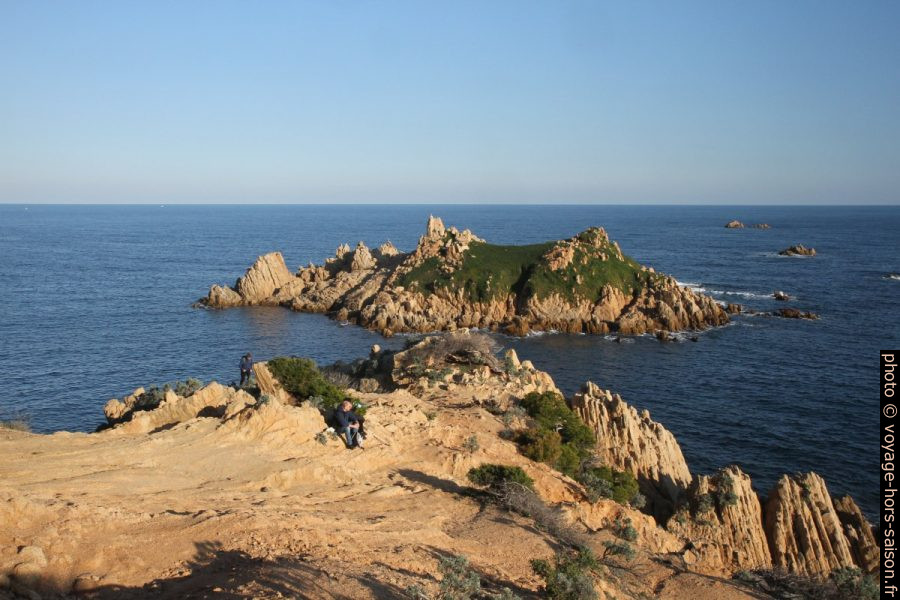 Plateau au Cap Camarat et le Rocher des Portes. Photo © Alex Medwedeff