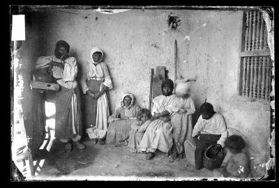 Femmes et enfants à Chypre en 1878. Photo: John Thomson