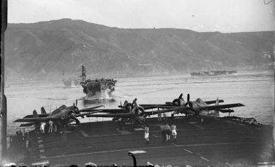 HMS Pursuer de la Royal Navy avec six avions Grumman Wildcats. Photo Public Domain Imperial War Museums