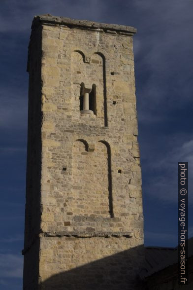 Clocher-tour de la Chapelle Saint-Thyrse. Photo © André M. Winter