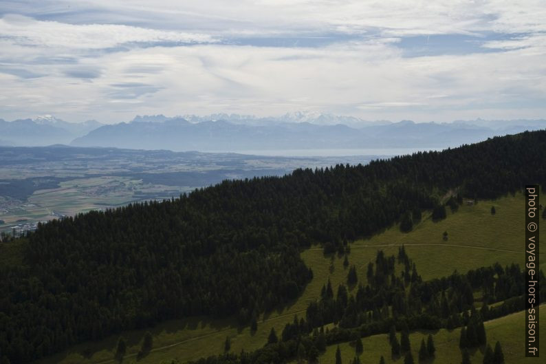 Vue vers le Mont Blanc. Photo © Alex Medwedeff