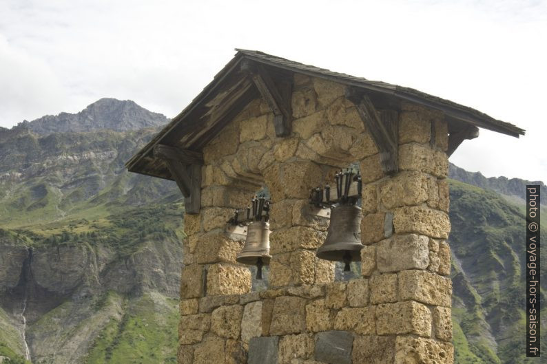 Clocher-mur de la Chapelle de Roselend. Photo © André M. Winter