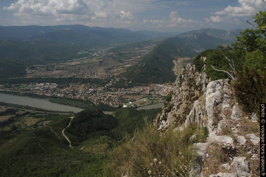 Vallée de la Durance vue de la Montagne de la Baume. Photo © Alex Medwedeff