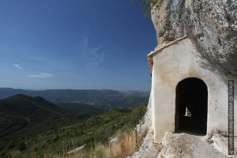 Chapelle St. Trophime de Robion. Photo © Alex Medwedeff