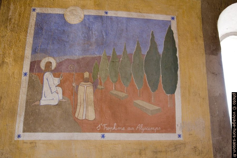 Fresques naïves dans la Chapelle St. Trophime de Robion. Photo © André M. Winter
