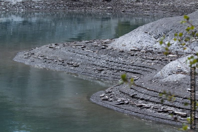 Berges du Lac de Castillon. Photo © André M. Winter