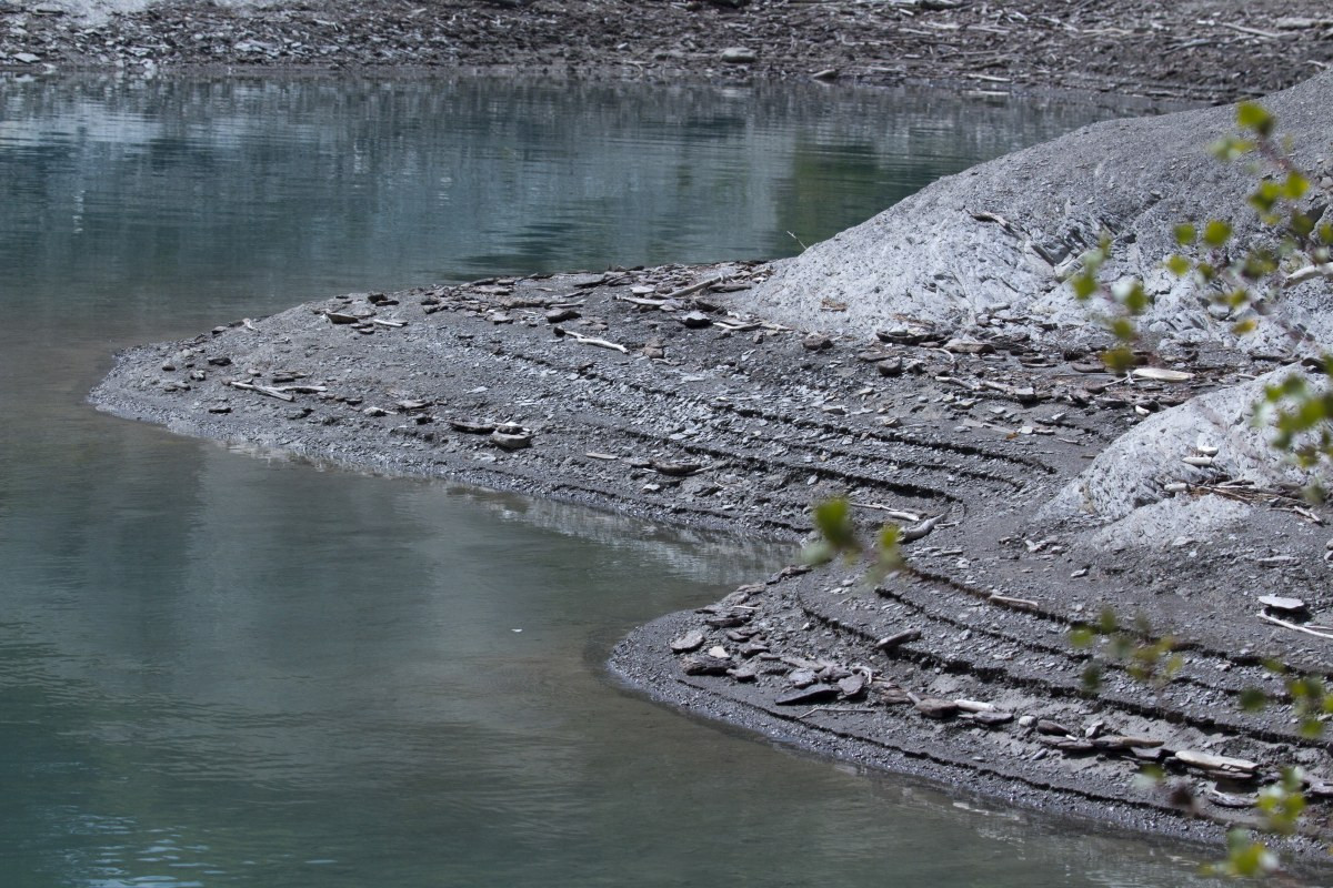 Berges du Lac de Castillon. Photo © André M. Winter