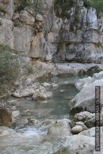 Partie resserrée des Gorges du Jabron. Photo © Alex Medwedeff