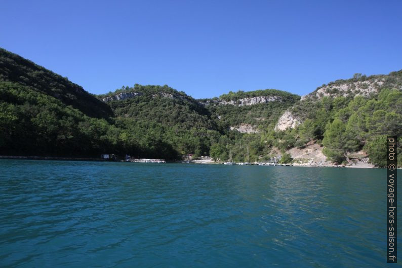 La baie de St. Julien vue du canoë. Photo © Alex Medwedeff