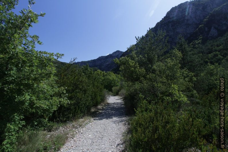 Chemin vers les Gorges de Trévans. Photo © André M. Winter