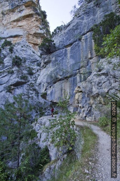 Chemin dans les Gorges de Trévans. Photo © André M. Winter