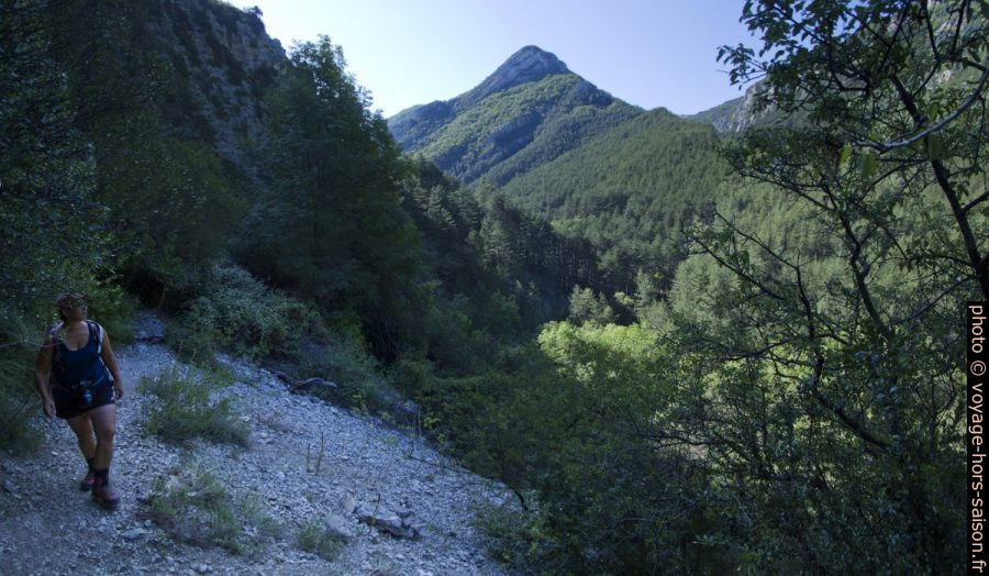 Crête entre les Gorges de Trévans et le Ravin de Mayaiche. Photo © André M. Winter