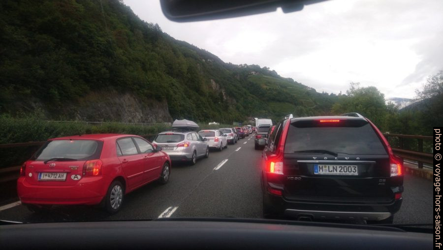 Bouchon sur l'A22 au sud du Col du Brenner. Photo © André M. Winter