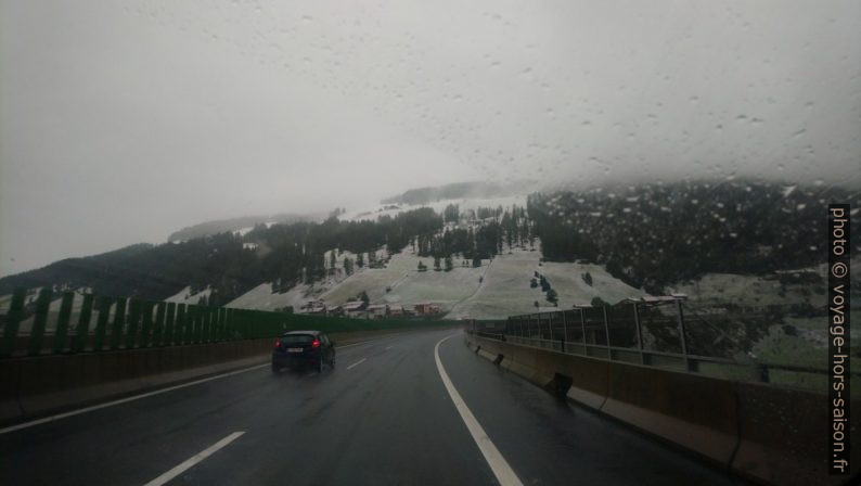 Neige fraîche au nord du Col du Brenner. Photo © André M. Winter