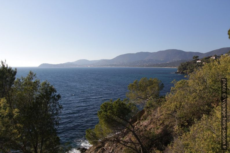 Cap Cavalaire et la Crête des Pradels. Photo © André M. Winter