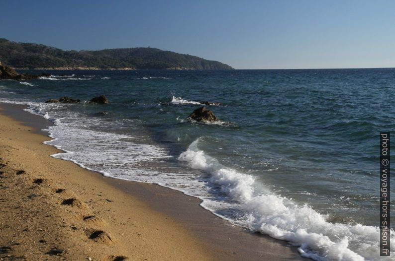 Plage de Sylvabelle et Cap Lardier. Photo © Alex Medwedeff