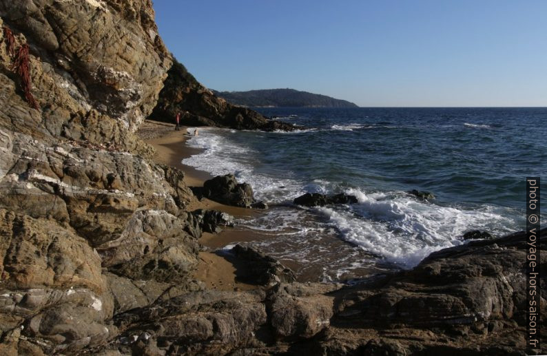 Baie de Sylvabelle et Cap Lardier. Photo © André M. Winter