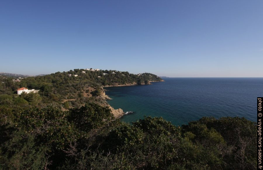 La Baie de Bonporteau et le Cap de la Vigie. Photo © André M. Winter