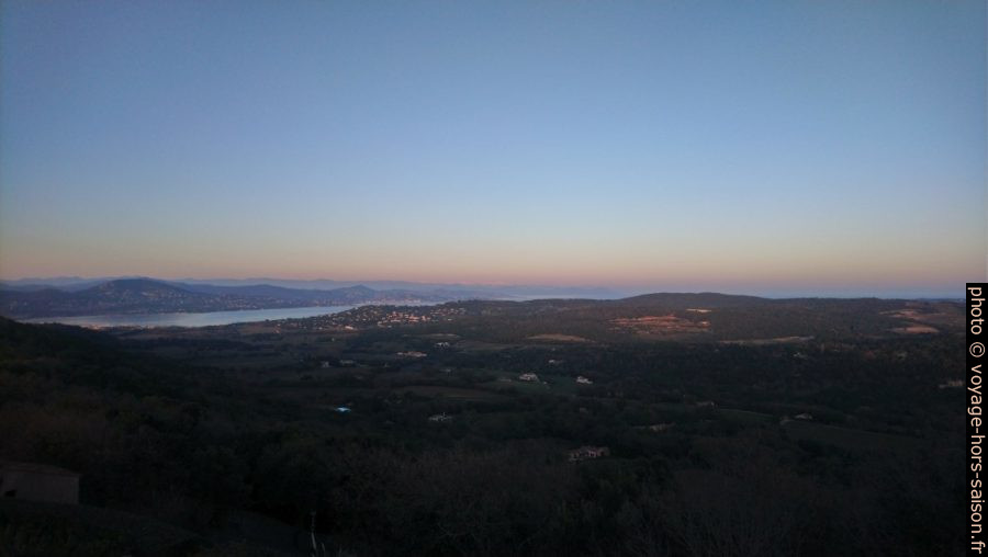 Vue de Gassin sur le Golfe de Saint Tropez. Photo © André M. Winter