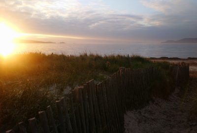 Coucher de soleil hivernal à la Plage des Estagnets. Photo © André M. Winter