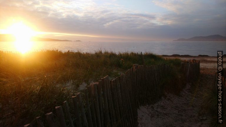 Coucher de soleil hivernal à la Plage des Estagnets. Photo © André M. Winter