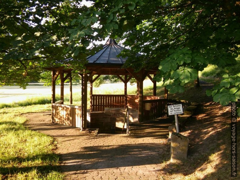 Pavillon de la source minérale Pilsterquelle. Photo © André M. Winter