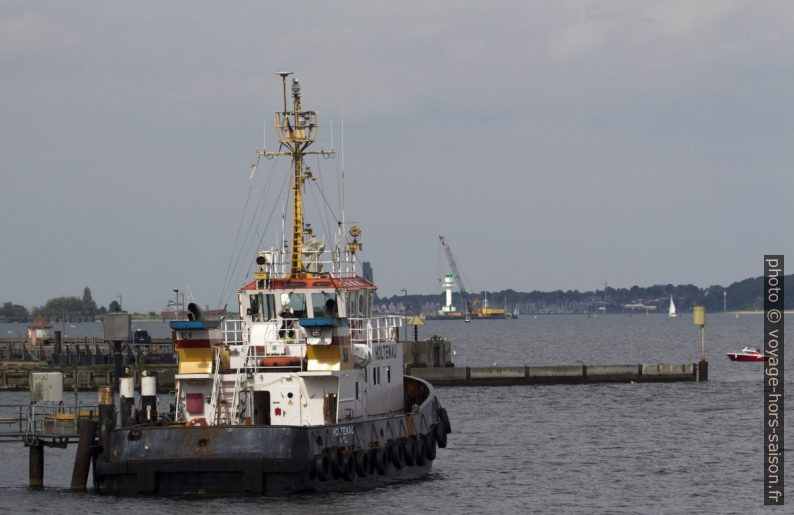 Remorqueur Holtenau du Canal de Kiel. Photo © André M. Winter