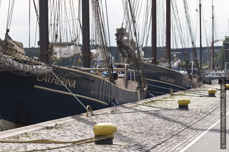 Grands voiliers en acier au Tiessenkai à Kiel. Photo © André M. Winter