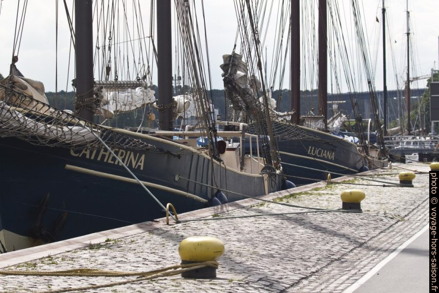 Grands voiliers en acier au Tiessenkai à Kiel. Photo © André M. Winter